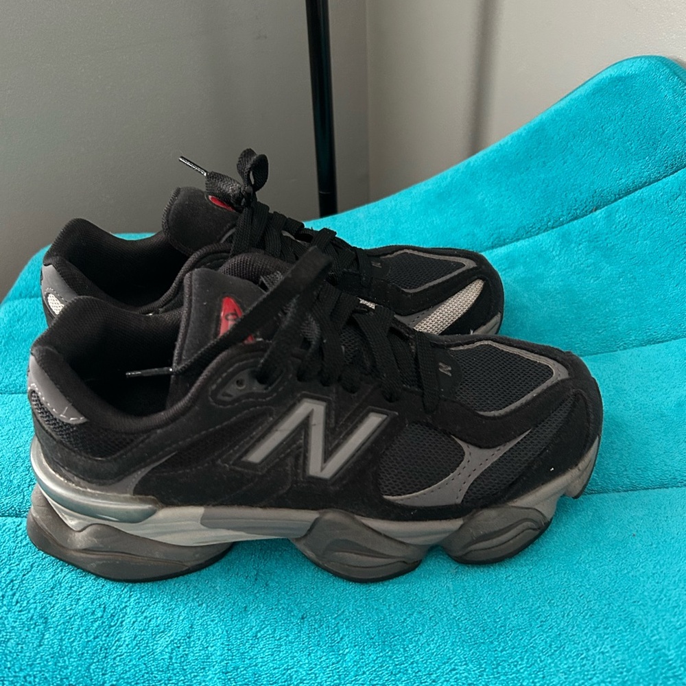 New Balance Black and Silver Athletic Shoes
